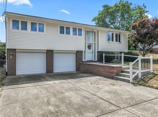 129 Bainbridge Dr, Aliquippa, PA