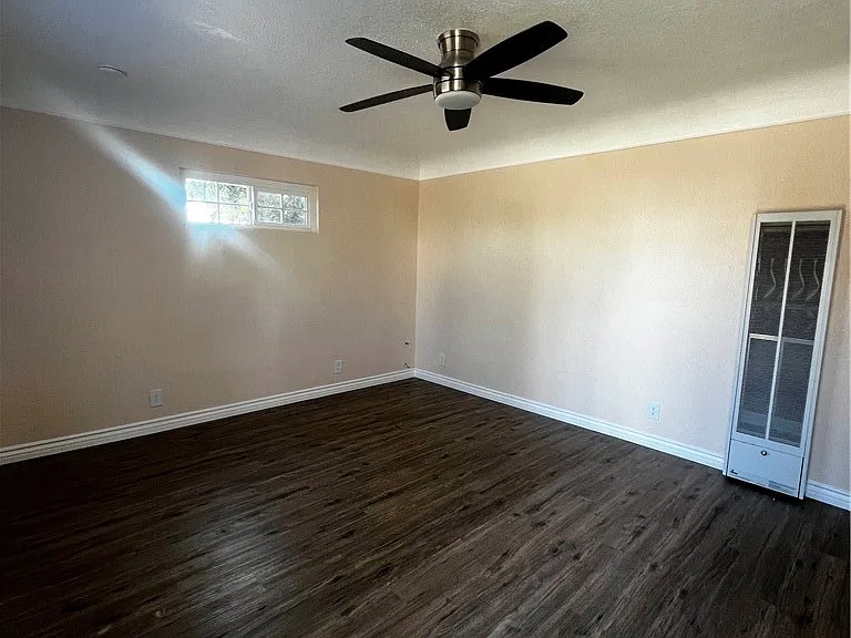 2149 Greenfield Ave — Photo 13