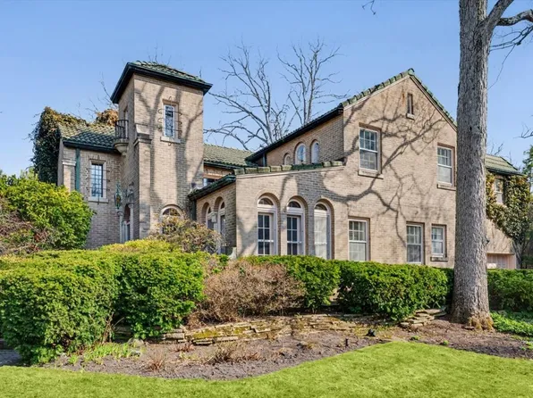 396 Sheridan Rd, Glencoe, IL 60022