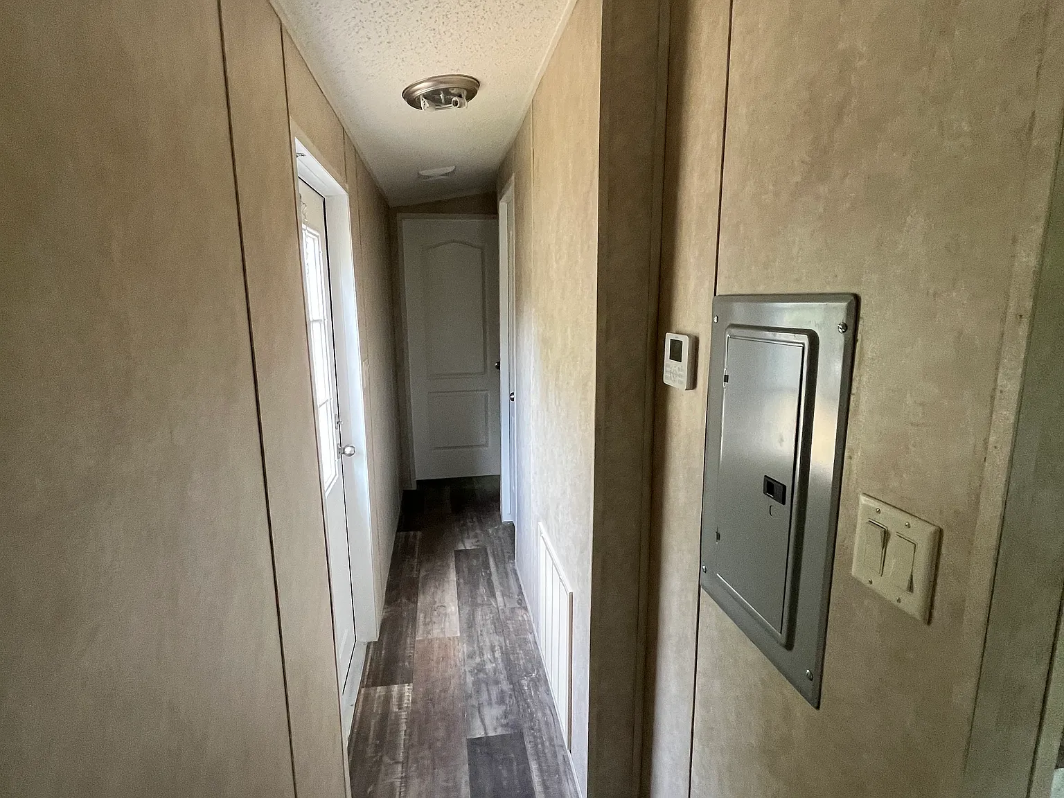 100 Tuckaway Dr — Photo 3