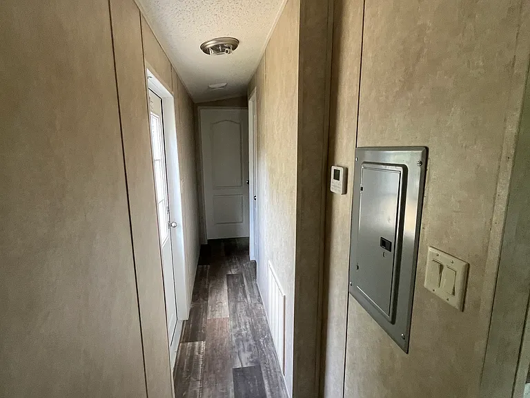 100 Tuckaway Dr #15 — Photo 2