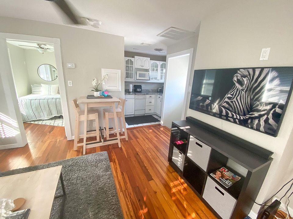 1st image of 615 Park St E