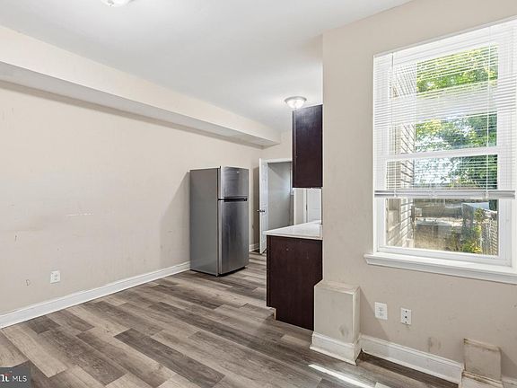 4th image of 2215 Riggs Ave