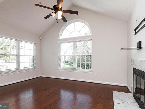4th image of 908 Westhaven Dr #11-201