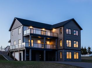 26 Strawberry Ln, Stratford, PE C1B0J3