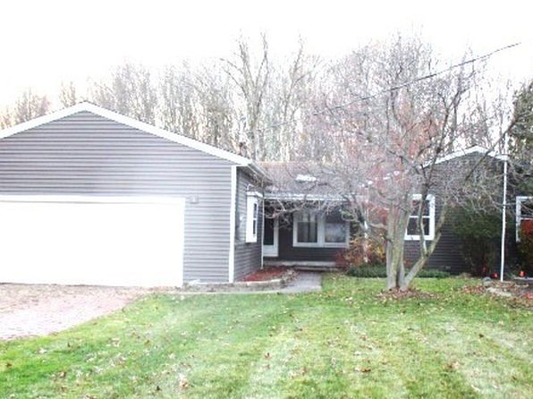 5972 Calico Ln, Canfield, OH 44406