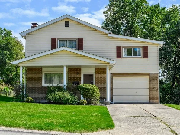 105 Opal Ct, Natrona Heights, PA 15065