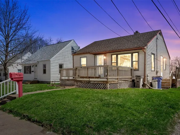 1911 13th St SW, Cedar Rapids, IA 52404