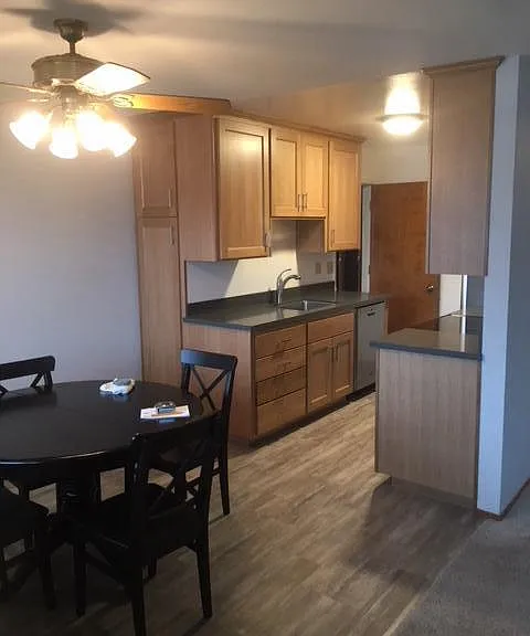 1598 Union Ave — Photo 6