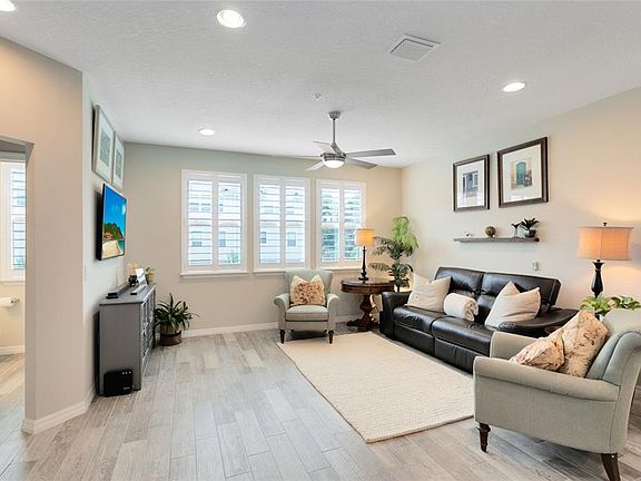 4th image of 477 Portico Ct