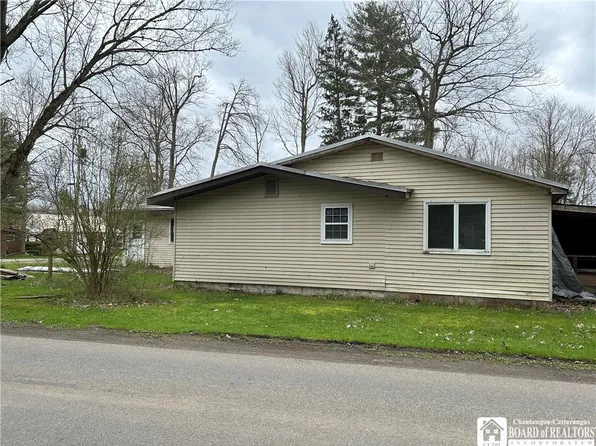 6423 Whallon Rd, Mayville, NY 14757