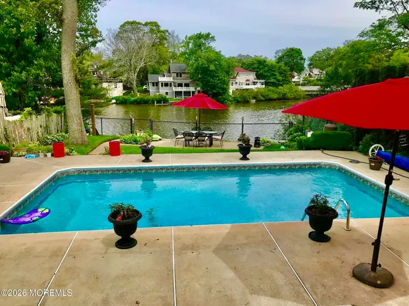 1305 Locust Dr, Asbury Park, NJ 07712