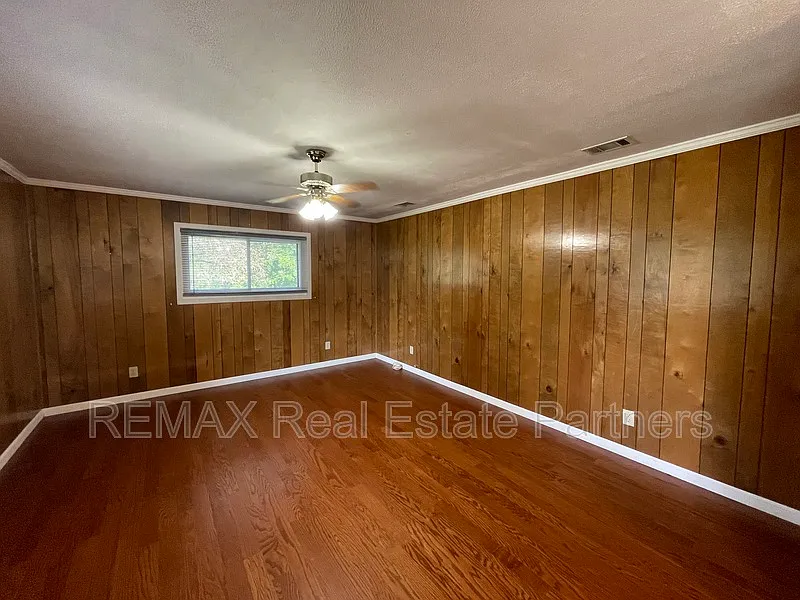 4 bed, 2.0 bath, 1519 sqft, $1,450 — Photo 4