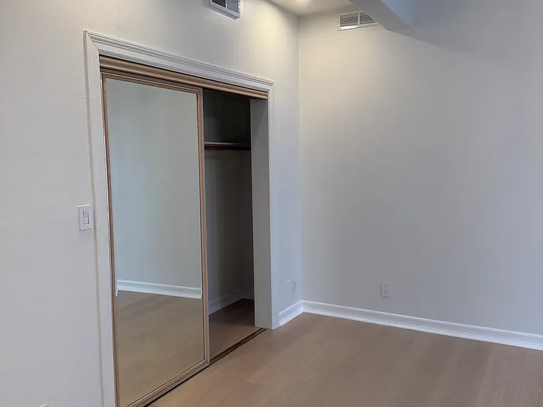 2618 N Vermont Ave — Photo 7