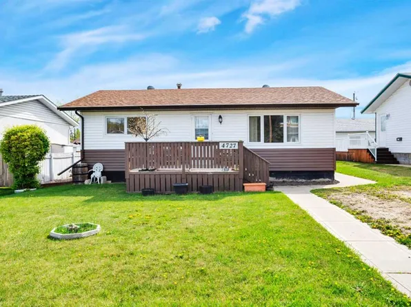 4727 W 48th St, Sylvan Lake, AB T4S 1M9