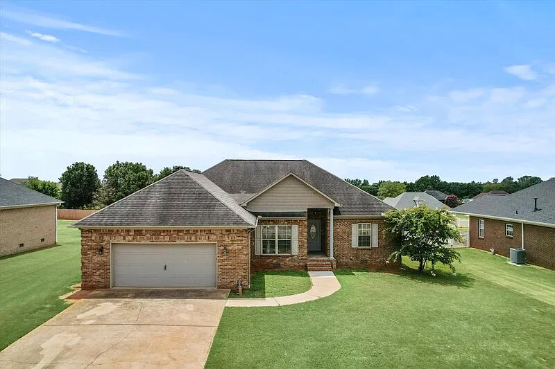 3 bed, 2.0 bath, 1961 sqft, $1,925 — Photo 3