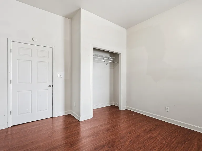 309 W 41st St #B — Photo 22