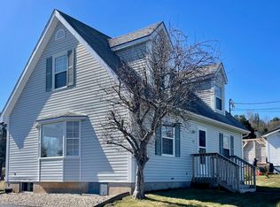 63 Knickle Rd, Lunenburg, NS B0J 2C0