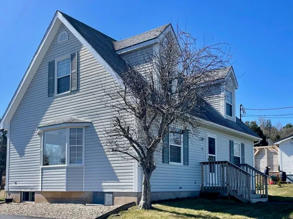 63 Knickle Rd, Lunenburg, NS B0J 2C0