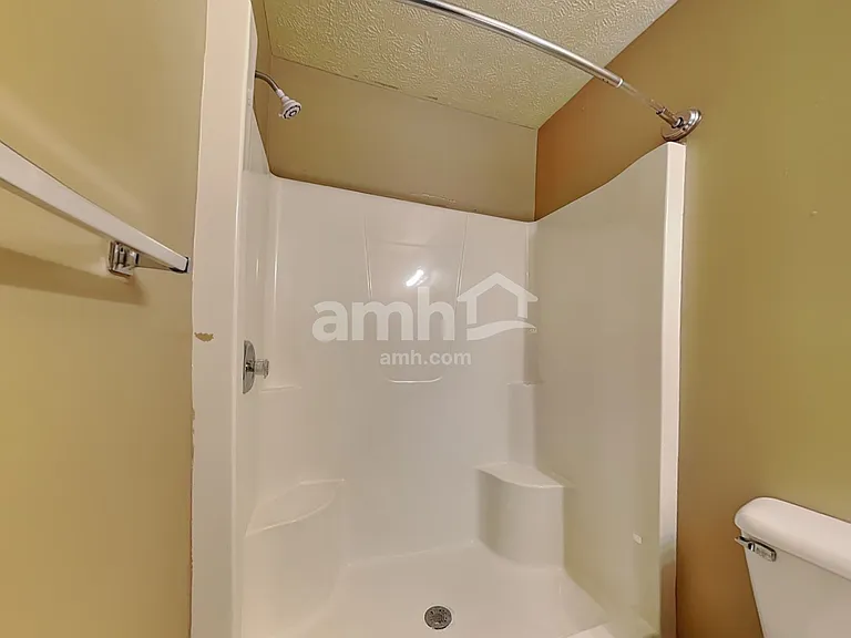 132 Warner Dr — Photo 13