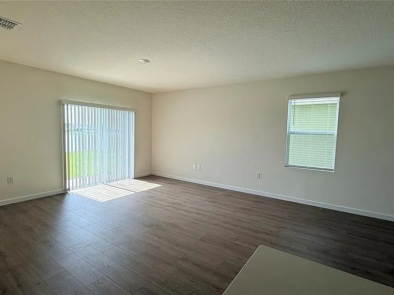 2066 Walnut Creek Dr — Photo 14