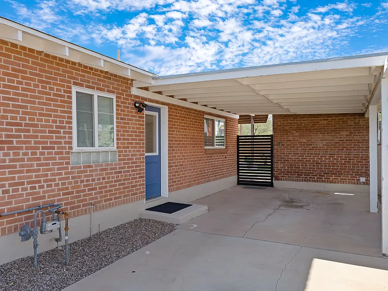 1514 E Hampton St — Photo 48