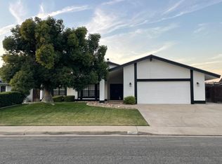 9412 Hemingway Pl, Bakersfield, CA 93311