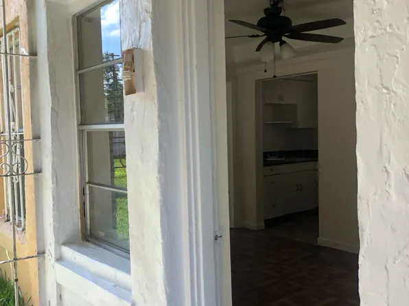 975 SW 2nd St APT 5, Miami, FL 33130
