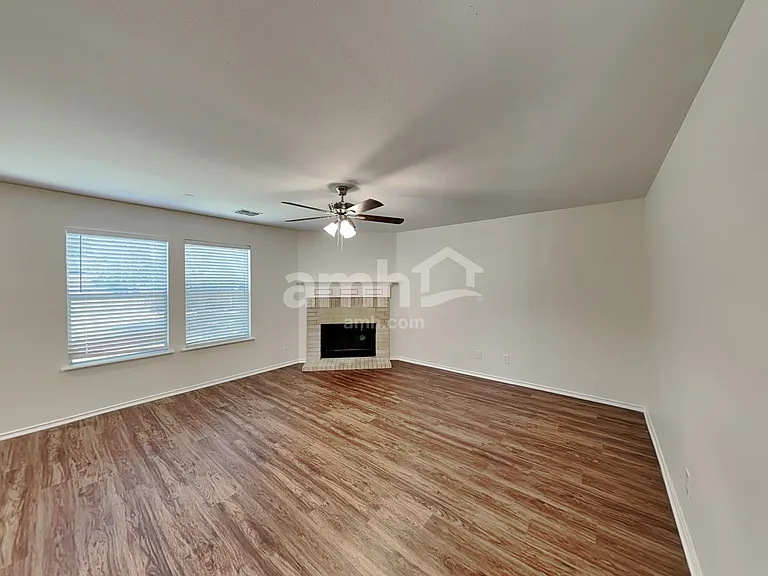 7919 Oak Pointe — Photo 5