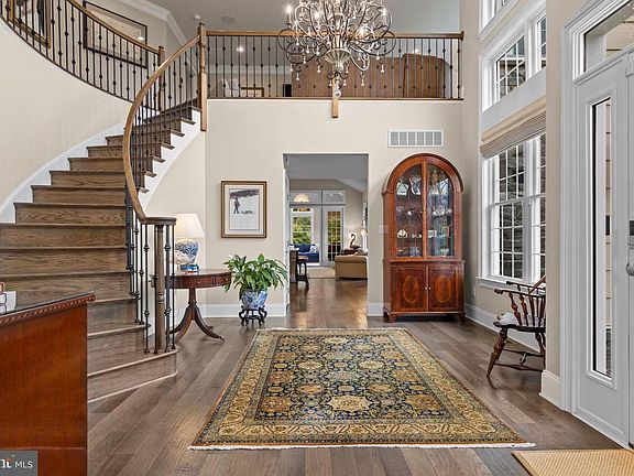 3rd image of 3822 Cottage Ln
