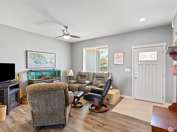 5th image of 219 S Sybel Ln