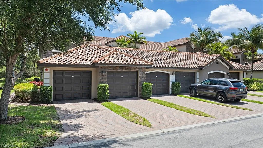 9844 Venezia Cir — Photo 4