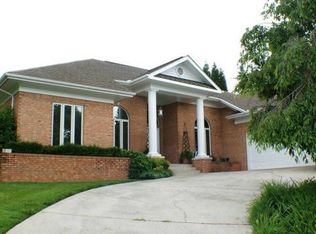 3037 Champions Dr, Maryville, TN 37801