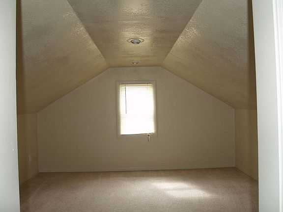 Upstairs Bedroom 1