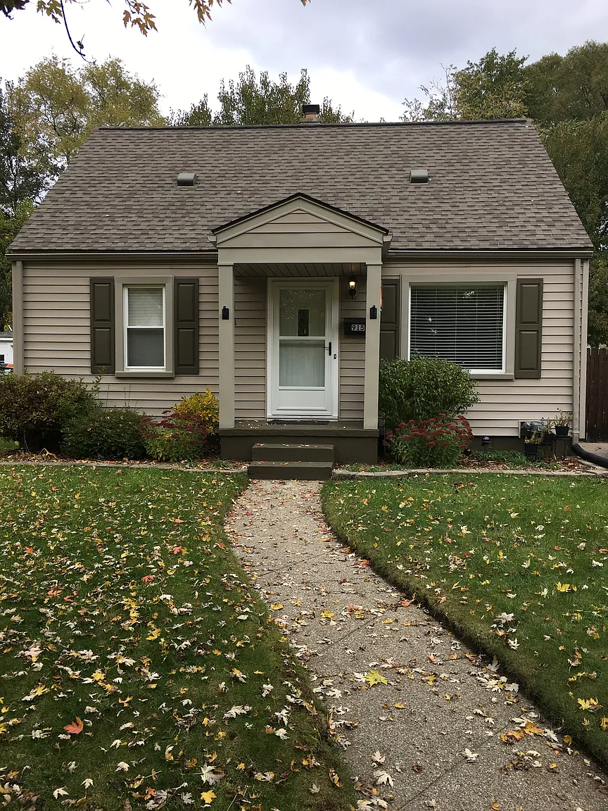 915 Whitcomb Ave photo 1