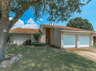 1129 Maple Creek Dr, La Porte, TX 77571