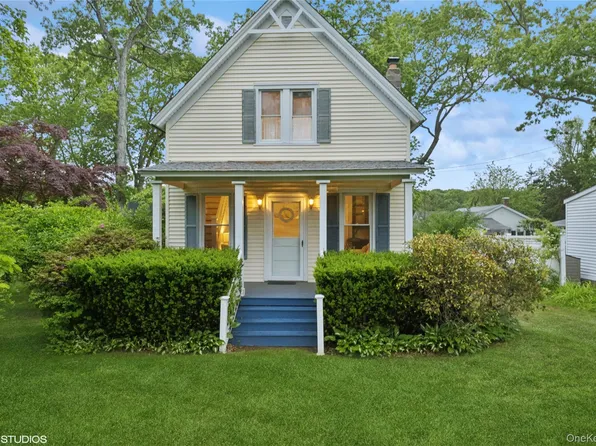 3725 Wickham Ave, Mattituck, NY 11952