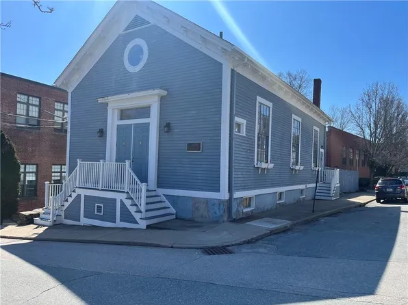 25-27 Long St, East Greenwich, RI 02818