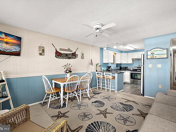 4th image of 9 46th St Unit 22