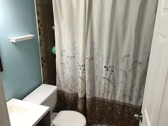 5th image of 405 Sunland Dr