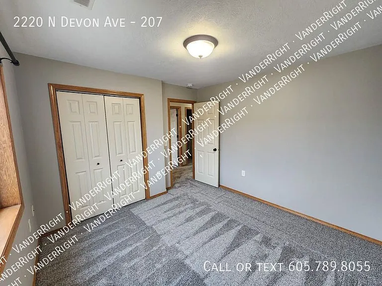 2220 N Devon Ave #207 — Photo 13