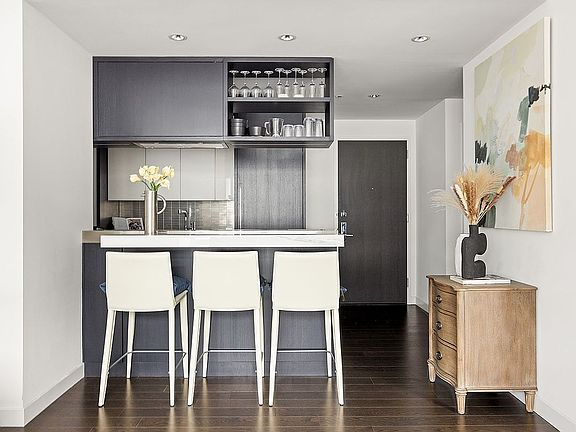 2nd image of 252 South St #9C