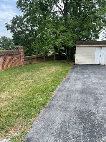 915B Security Rd — Photo 18