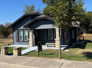 605 W 10th St, Georgetown, TX 78626