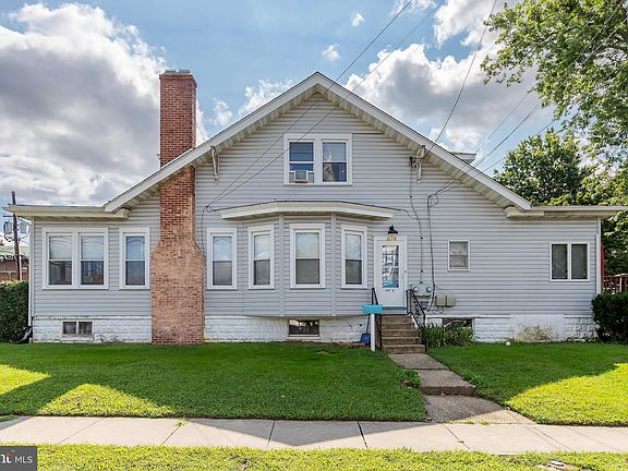 2nd image of 674 Johnson Ave #B