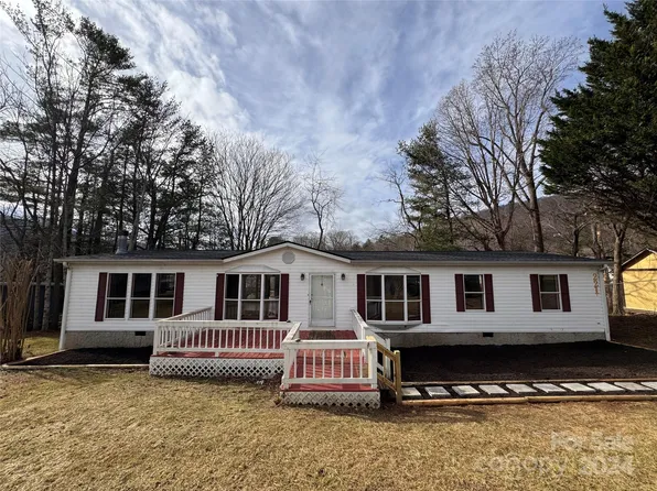 221 Northwest Ave, Swannanoa, NC 28778
