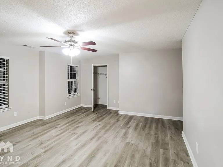 5838 Waggoner Ct — Photo 6