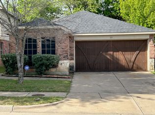 113 Cliff Heights Cir, Dallas, TX 75241