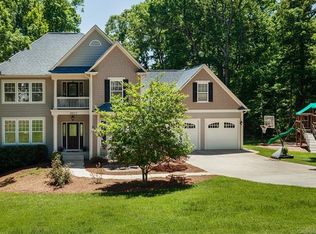 11022 Chestnut Hill Dr, Matthews, NC 28105