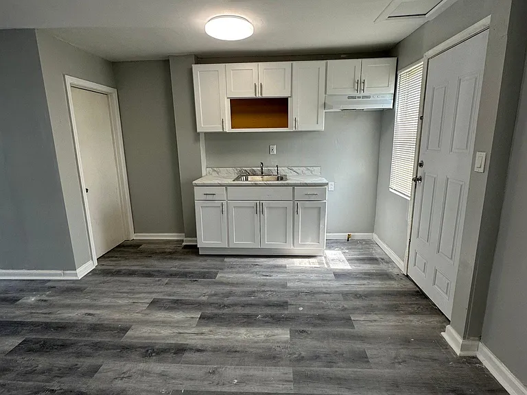 6828 Regent St — Photo 9